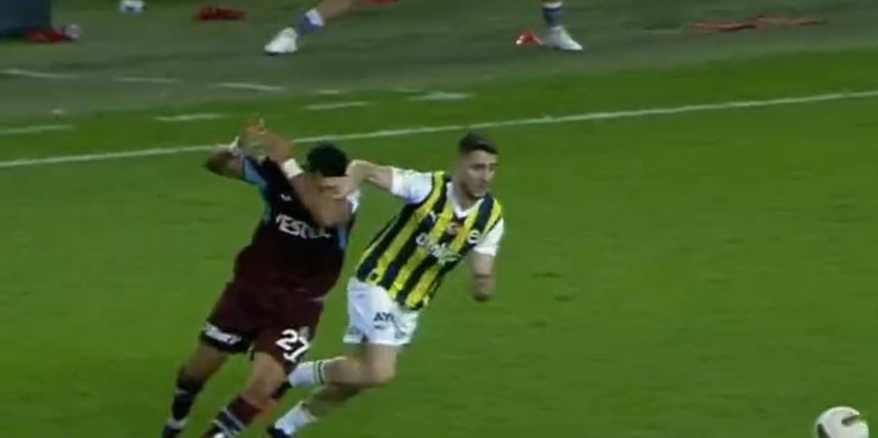 Fenerbahçe’de İsmail Yüksek kırmızı kart gördü