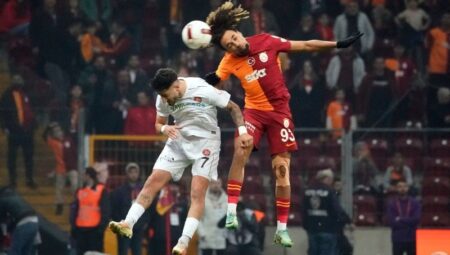 Galatasaray Fatih Karagümrük maçı sonrası 2 yıldıza büyük övgü! “Ayakta tuttular”