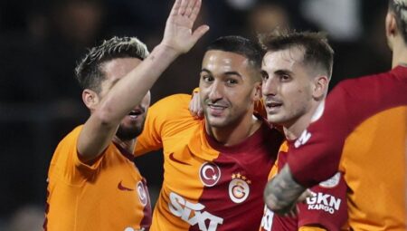 GALATASARAY HABERLERİ | Hakim Ziyech ünlü hayranını görmezden geldi! Ortalık gerildi