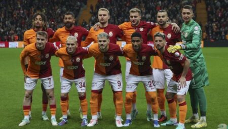 GALATASARAY HABERLERİ – Icardi ile Okan Buruk özel görüştü! Kopenhag maçı öncesi…