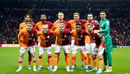 GALATASARAY HABERLERİ – Yıldız isim Okan Buruk’un gözünden düştü! Oynama şansı kalmadı