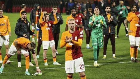 Victor Nelsson Galatasaray formasıyla 100. maçına çıkacak
